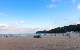 Beach nearby, 3 beach bars