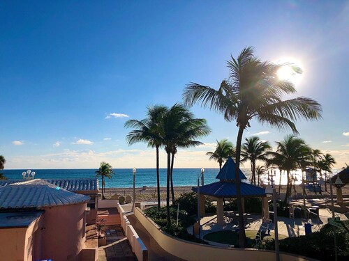 OCEANFRONT Historical Home. DIRECTLY on Boardwalk and Beach 180 degree view