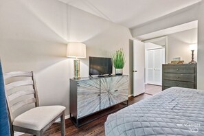 2 bedrooms, iron/ironing board, travel cot, free WiFi
