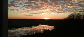 Cozy Retreat: Your Serene Lakeside Haven near Patoka Lake in Southern Indiana