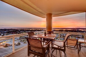 Outdoor dining - Ocean Vistas 1101 Penthouse 3 BD 3.5 Bth, 3 Balconies, & Ocean Front Views! (Daytona Beach)