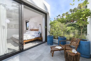 1 Schlafzimmer, Zimmersafe, Schreibtisch, Bügeleisen/Bügelbrett