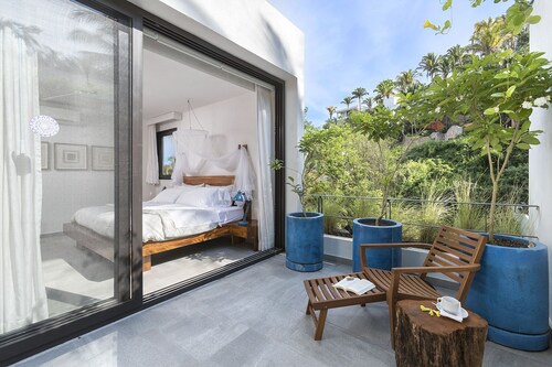 Steps from the Beach Luxury Suite w/Private Pool