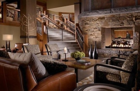 Interior. Ski-in/Ski-out Studio + Kitchen, Fireplace