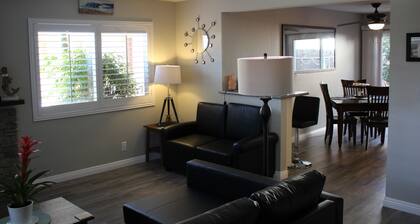 Huntington Beach Townhome style apartment, close to pier, beach and Pacific City