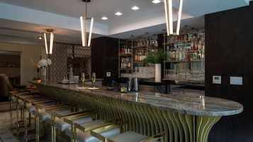 Serves dinner and happy hour
