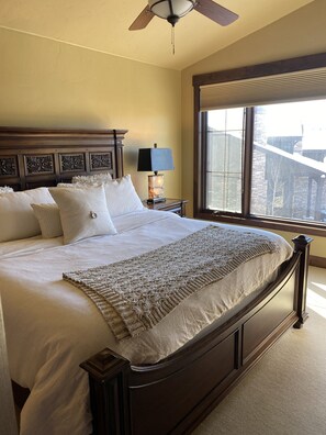 4 bedrooms, iron/ironing board, free WiFi, bed sheets