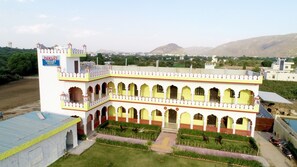 Front of property - parvat valley resort pushkar (Pushkar)