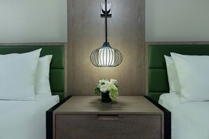 Luxe beddengoed, een kluis op de kamer, een bureau