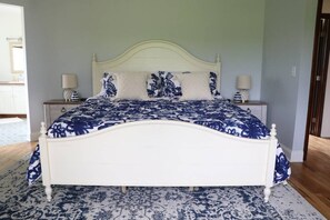 6 多间卧室、办公桌、熨斗/熨衣板、旅行婴儿床