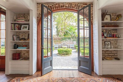 Casa Zoë | Historic Garden Carriage House CHS