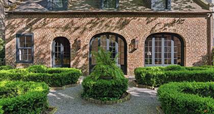 Casa Zoë | Historic Garden Carriage House CHS