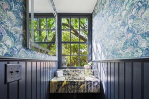 Interior - Casa Zoë | Historic Garden Carriage House CHS (Charleston)