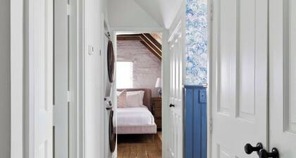 Casa Zoë | Historic Garden Carriage House CHS