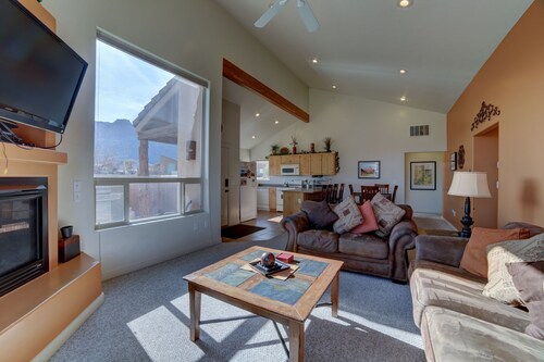 Mountain Views In the heart Of Canyon Country; Adventure base for your visit!