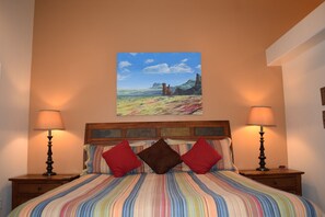 3 bedrooms, iron/ironing board, travel cot, free WiFi - Mountain Views In the heart Of Canyon Country; Adventure base for your visit! (Moab)