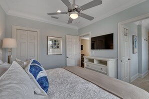 5 Schlafzimmer, Bügeleisen/Bügelbrett, Reisekinderbett, WLAN