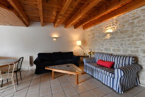 Standard House, 3 Bedrooms | Private kitchen