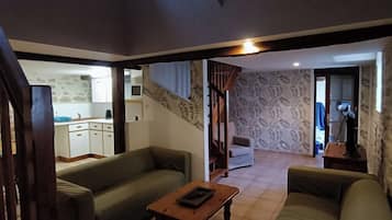 Family House, 3 Bedrooms | Living area | Flat-screen TV, table tennis