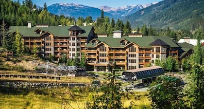 Caminata + Ski | Suite elegante + chimenea acogedora