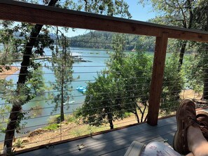 Property grounds - Top Lakefront Oasis - Kayaks, Paddle Bd, Hot Tub  - Shasta Lakeshore Retreat #2 (Lakehead)