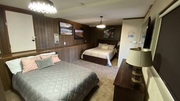 3 bedrooms, desk, iron/ironing board, travel crib