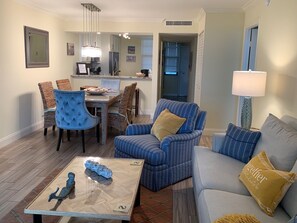 Smart TV, DVD player, books, offices