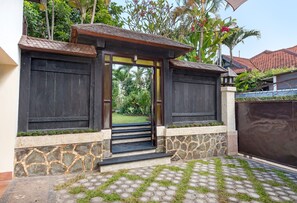 تفاصيل الفندق من الخارج