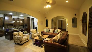 Smart TV, fireplace, stereo