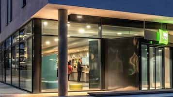 المنشأة من الخارج