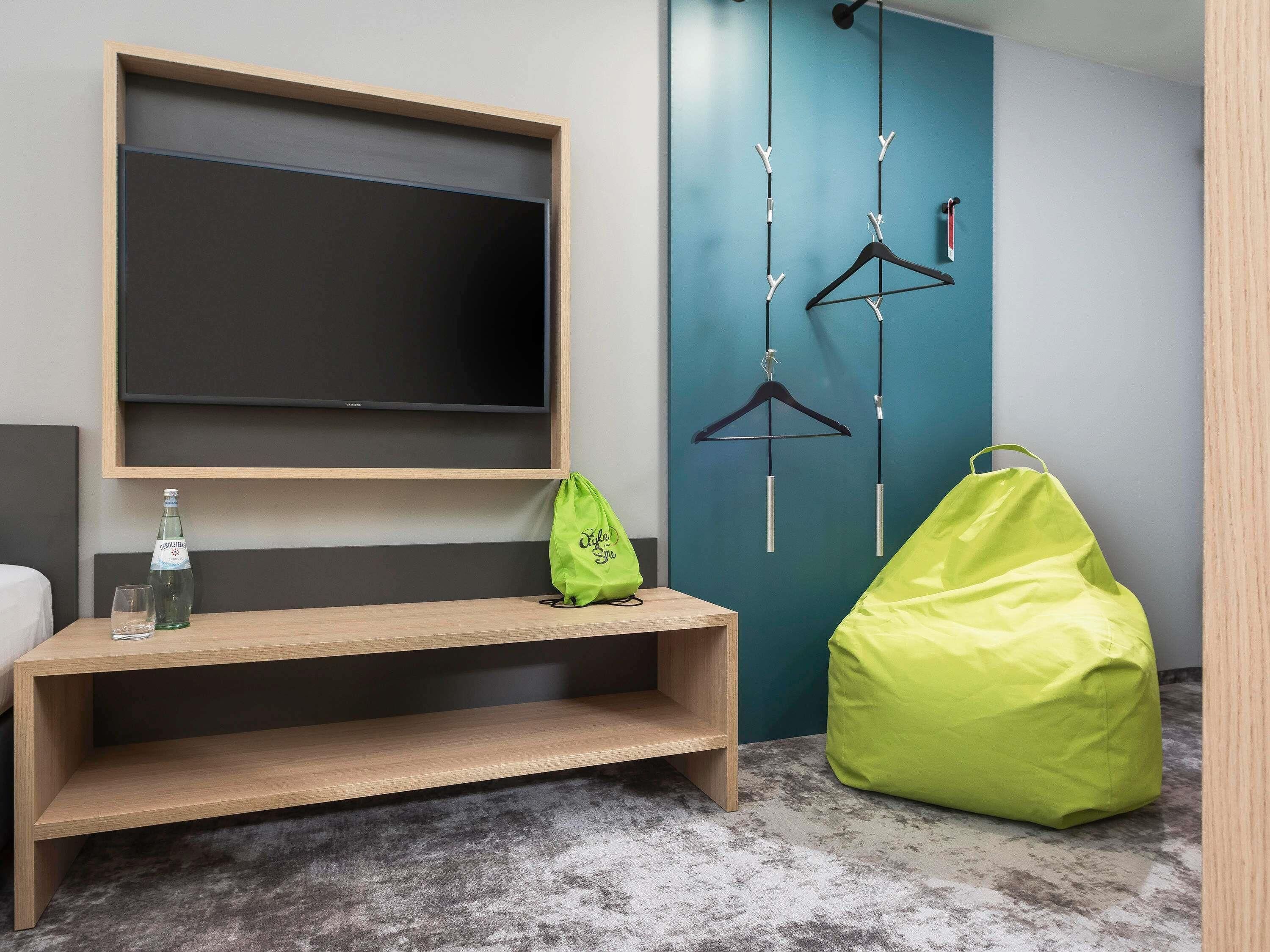 Családi szoba kétszemélyes ággyal | Íróasztal, sötétítőfüggöny, hangszigetelés és ingyenes wifi