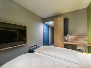 Habitación estándar doble, 1 cama doble | Escritorio, cortinas opacas, sistema de insonorización y wifi gratis