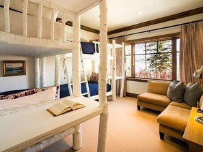 5 chambres, fer et planche à repasser, accès au Wi-Fi (inclus)