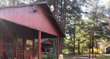 Abgeschiedene HĂŒtte abseits der Route 6