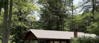 Hemlock Hideaway - cozy cabin retreat close to the best sights of Potter County!