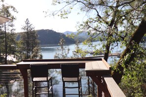 Property grounds - Lakefront Paradise, 24 Guests, 4 Decks, 2 Hot Tubs, Water Toys, 7 Bedrm, 4 Bath (Lakehead)