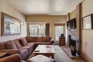 TV, fireplace, DVD player, offices