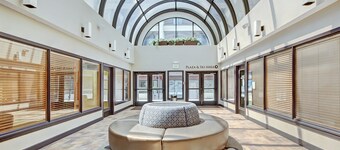 Wonderful Slopeside Condo Near the Shops