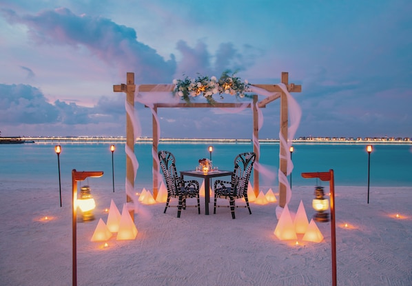 2 restaurants, breakfast, lunch, dinner served; Mediterranean cuisine