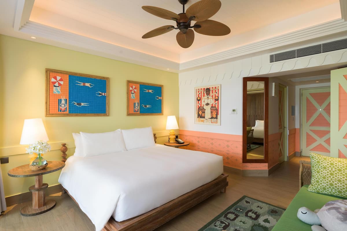 Sengetøy av topp kvalitet, minibar, safe på rommet og skrivebord