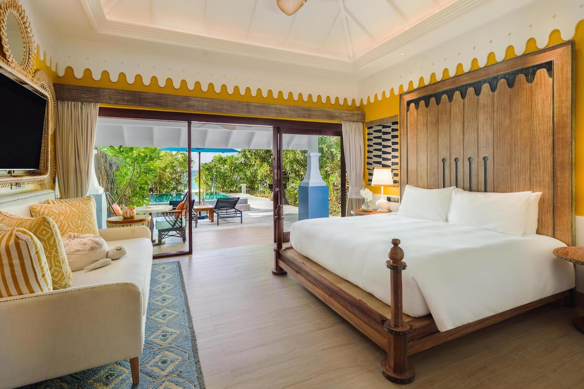 Premium bedding, minibar, in-room safe, desk