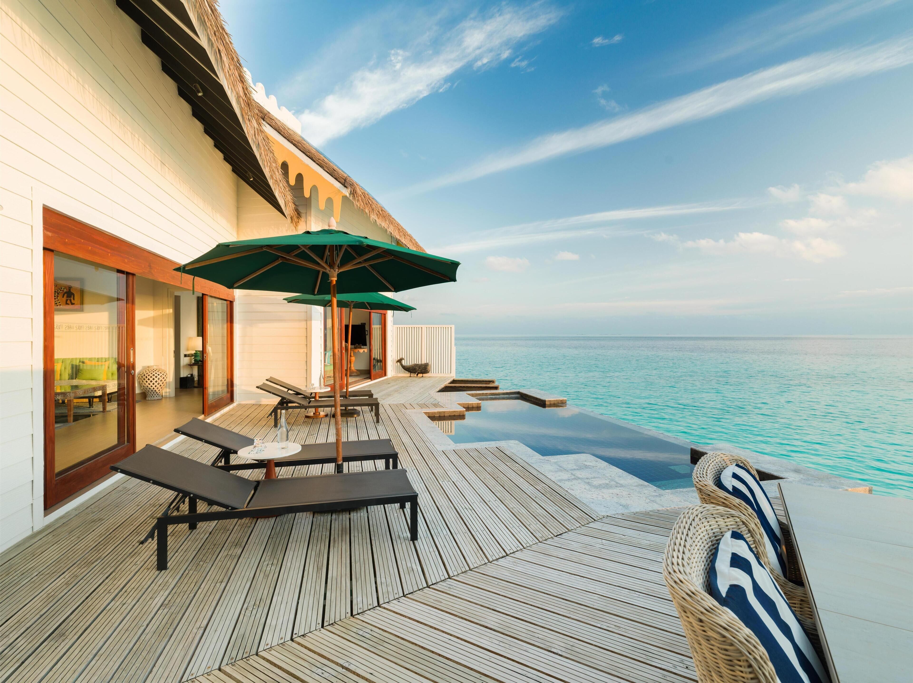 King 2-Bedroom Overwater Pool Villa | Quang cảnh từ phòng
