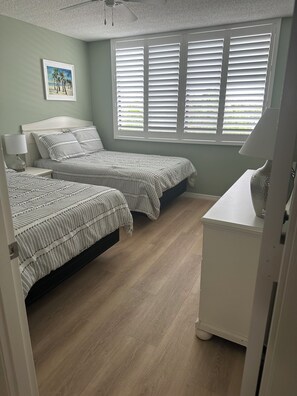 2 chambres, fer et planche à repasser, Wi-Fi gratuit, draps fournis