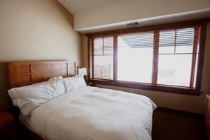 4 多间卧室、客房内保险箱、熨斗/熨衣板、免费 WiFi