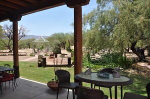 Outdoor dining - Rancho Privado Tucson AZ (Tucson)
