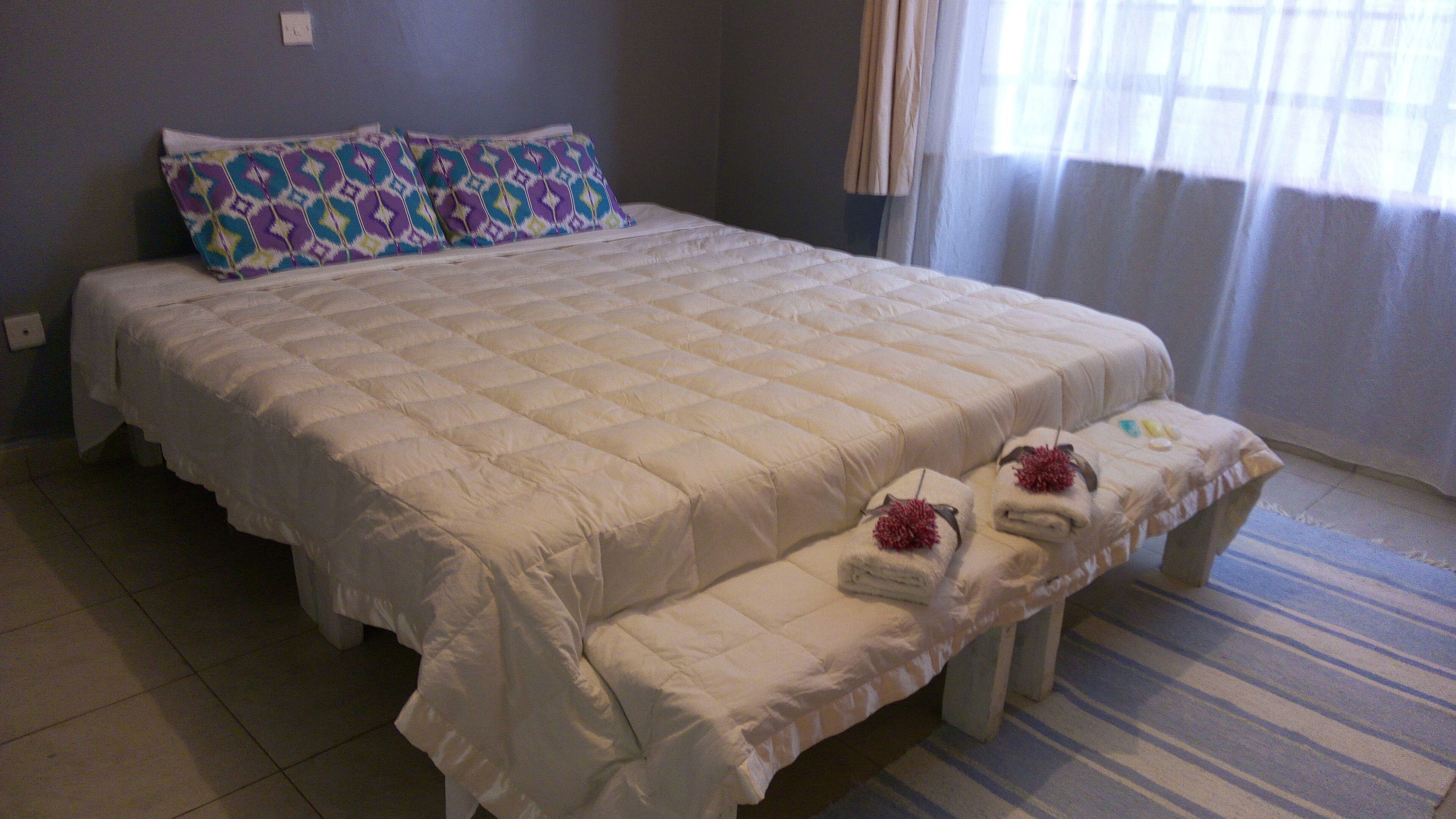 3 habitaciones, tabla de planchar con plancha, internet y ropa de cama 