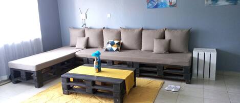 TV, DVD player, music library, video library