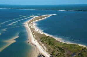 Plage, chaises longues