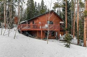 Exterior - 4-Bed, 3-Bath with Hot Tub; Sleeps 10, 3 parking spaces, license #BCA-78675 (Silverthorne)