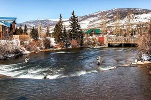 Pool - 4-Bed, 3-Bath with Hot Tub; Sleeps 10, 3 parking spaces, license #BCA-78675 (Silverthorne)